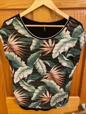 Edista Tropical Leaf Vintage Y2K Short Sleeve Tee - Black Green Pink Size Medium